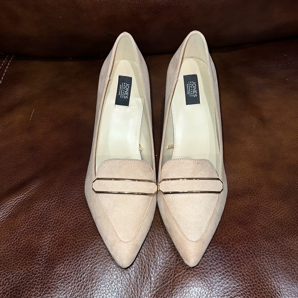 Jones New York Classy Pump in a versatile color. Worn once in EUC - Picture 6 of 17